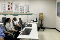 邵阳县新时代文明实践中心组织先进典型代表观看抗战胜利80周年阅兵