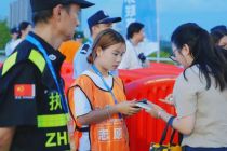 邵阳“志愿橙”以专业服务点亮“湘超”赛场