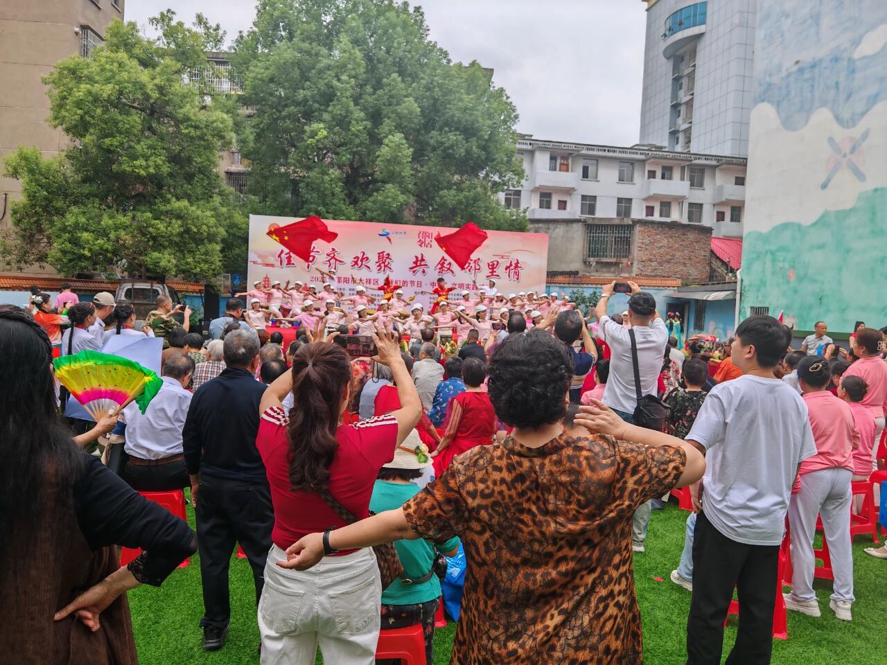 实践中心与区文化馆在红旗路街道