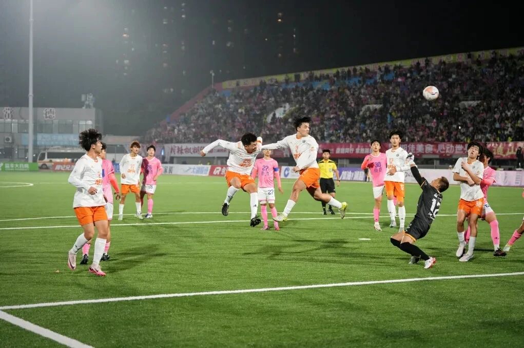 邵阳队客场挑战常德队，以2-2绝平对手