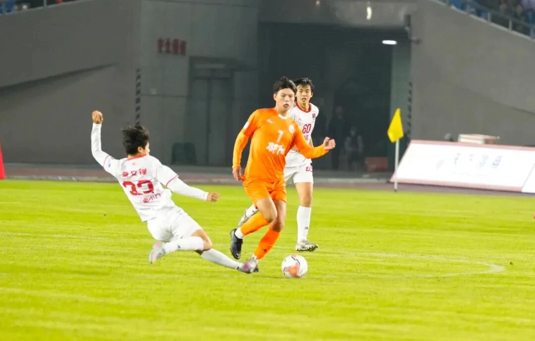 10月26日晚，邵阳队主场与衡阳队展开激烈对决