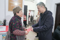 胡小刚看望慰问全国道德模范提名奖获得者林生丽