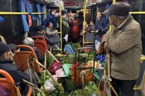 十年“蔬”香路，一车暖清晨：公交司机袁刚用坚守温暖菜农出行路